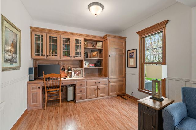 8 Smoke Road, Valparaiso, IN 46385
