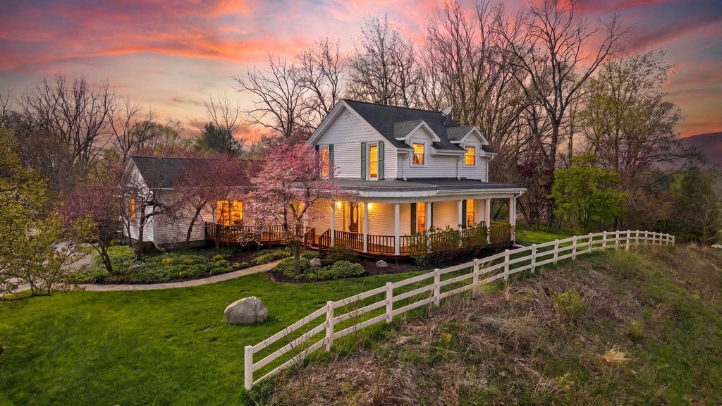 8 Smoke Road, Valparaiso, IN 46385