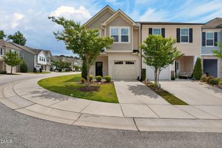 205 E Porthaven Way, Clayton, NC 27527