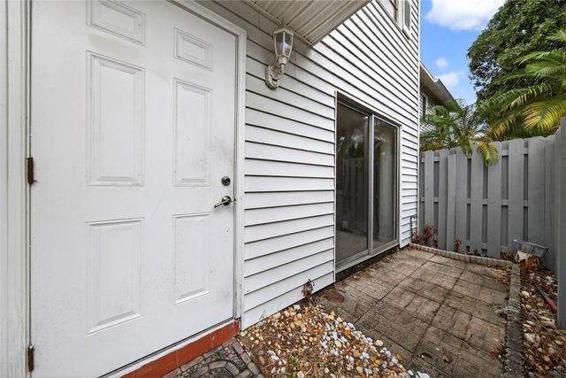 127 SW 3rd Street 127, Pompano Beach, FL 33060