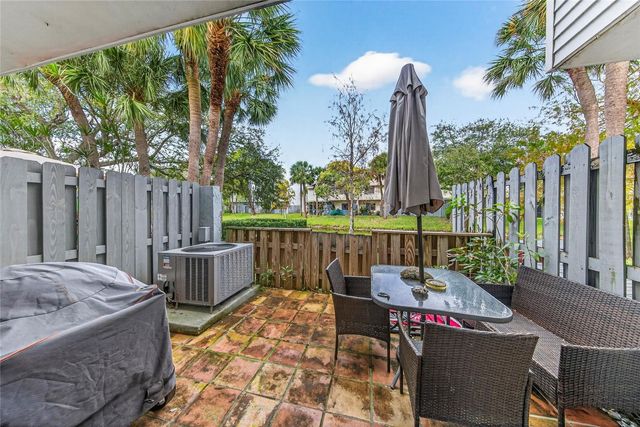 127 SW 3rd Street 127, Pompano Beach, FL 33060