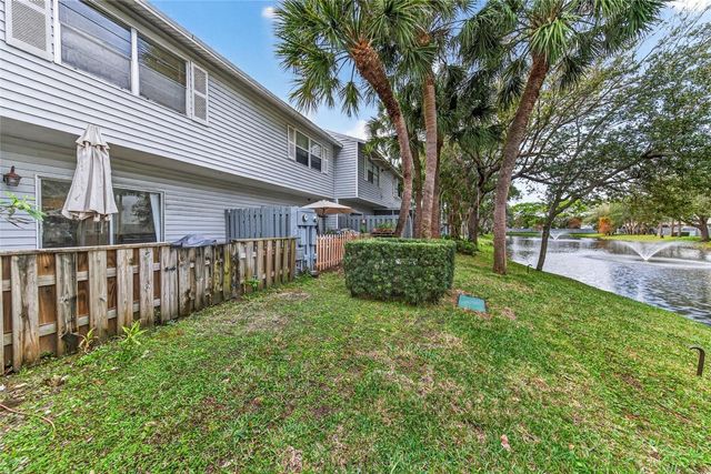 127 SW 3rd Street 127, Pompano Beach, FL 33060