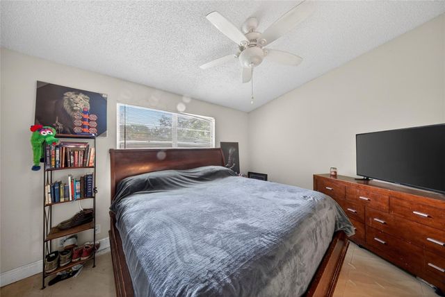 127 SW 3rd Street 127, Pompano Beach, FL 33060