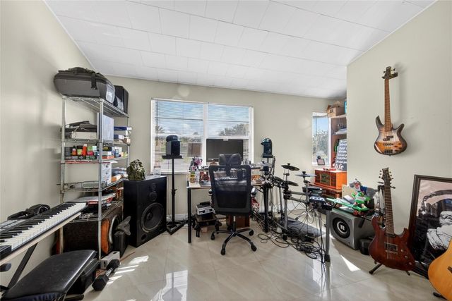 127 SW 3rd Street 127, Pompano Beach, FL 33060