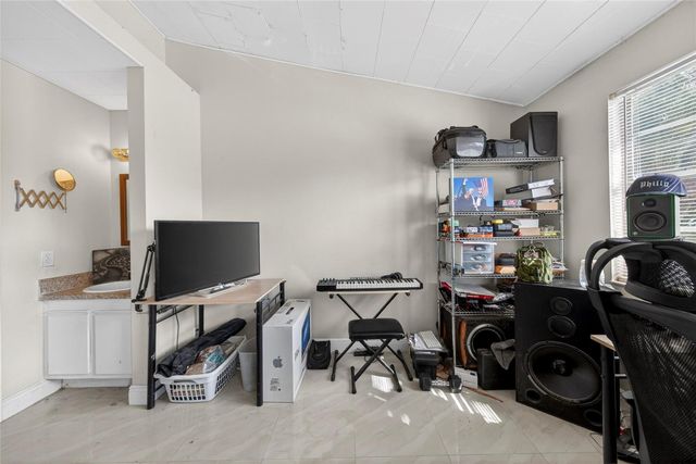 127 SW 3rd Street 127, Pompano Beach, FL 33060