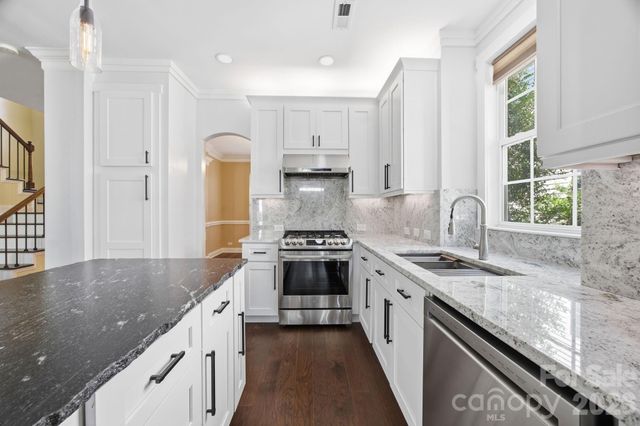 10900 Owl Nest Lane, Charlotte, NC 28277
