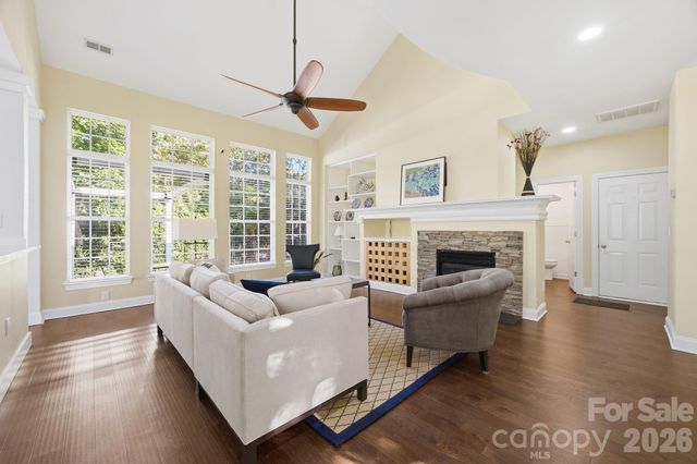 10900 Owl Nest Lane, Charlotte, NC 28277