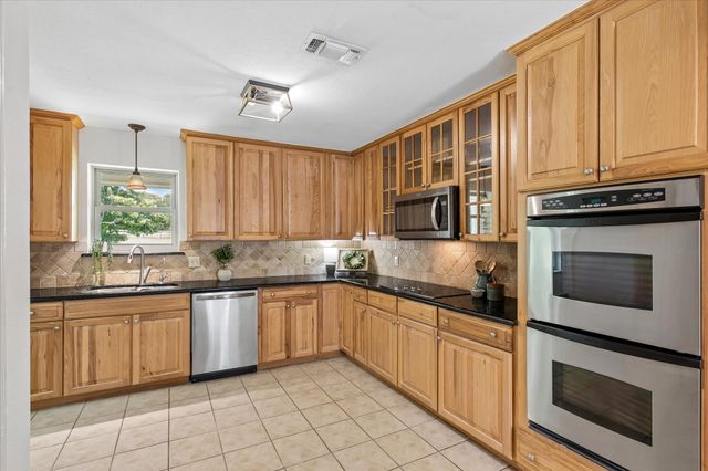 524 Oakridge Trail, Copper Canyon, TX 75077