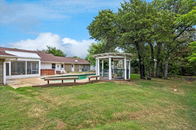524 Oakridge Trail, Copper Canyon, TX 75077