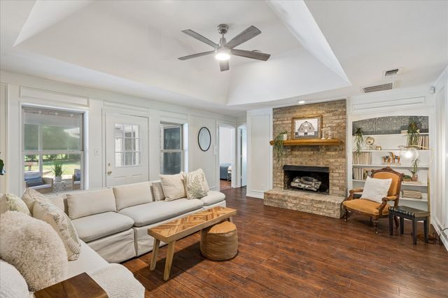 524 Oakridge Trail, Copper Canyon, TX 75077
