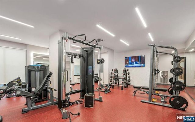 300 Winston Drive C0514, Cliffside Park, NJ 07010