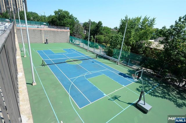 300 Winston Drive C0514, Cliffside Park, NJ 07010