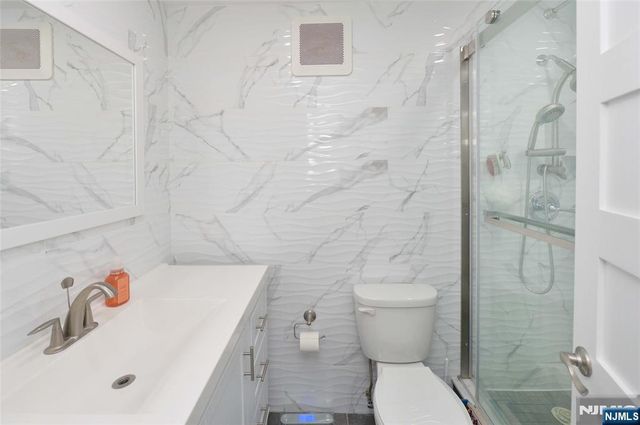 300 Winston Drive C0514, Cliffside Park, NJ 07010