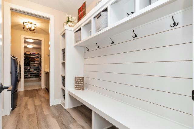 2314 Autumn Blaze Drive, Norwalk, IA 50211