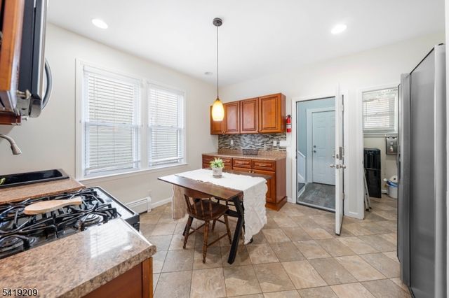 752 Eaton St, Elizabeth City, NJ 07202
