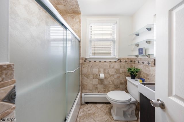 752 Eaton St, Elizabeth City, NJ 07202