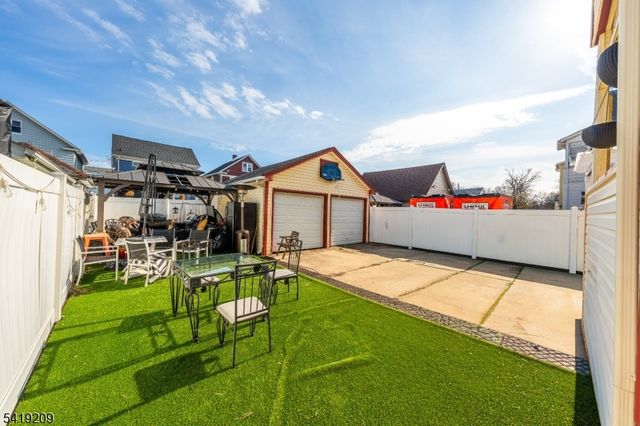 752 Eaton St, Elizabeth City, NJ 07202