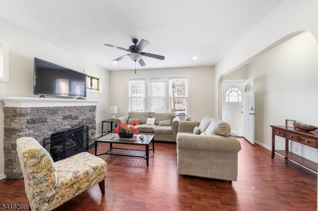 752 Eaton St, Elizabeth City, NJ 07202