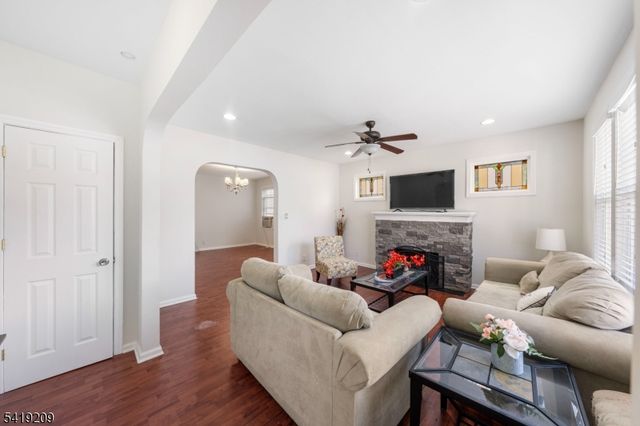 752 Eaton St, Elizabeth City, NJ 07202