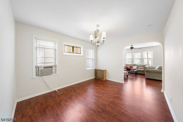 752 Eaton St, Elizabeth City, NJ 07202
