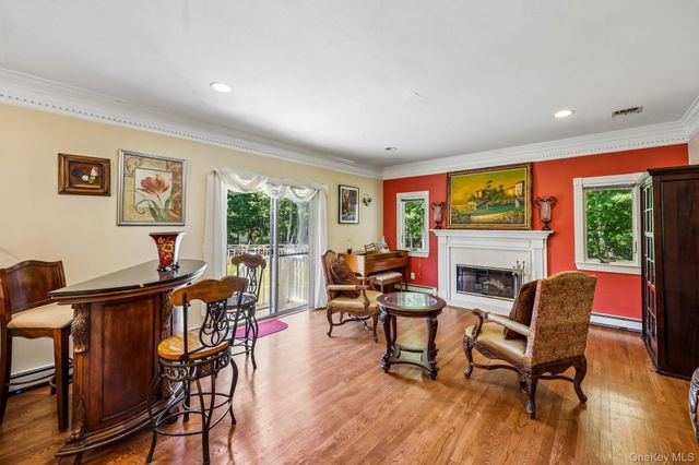 4 Penn Court, East Setauket, NY 11733