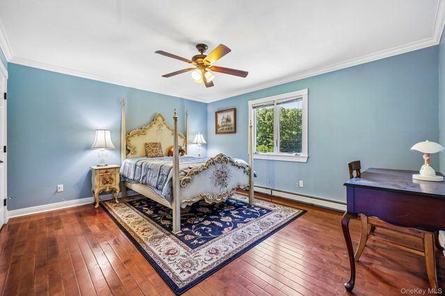 4 Penn Court, East Setauket, NY 11733