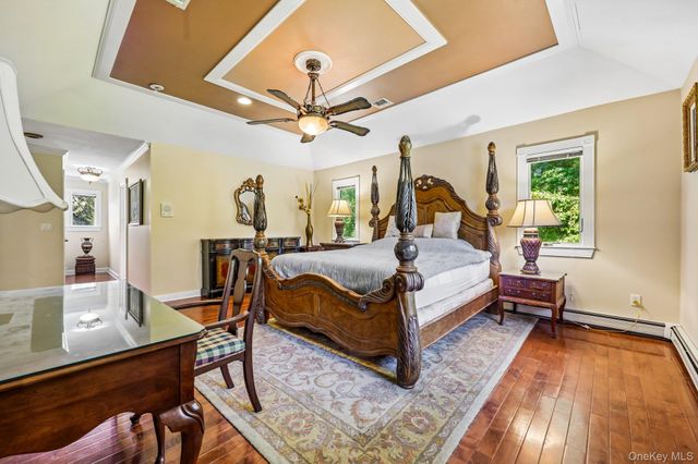 4 Penn Court, East Setauket, NY 11733