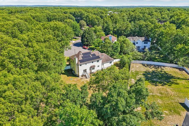 4 Penn Court, East Setauket, NY 11733