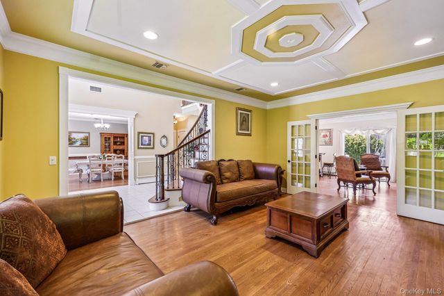 4 Penn Court, East Setauket, NY 11733
