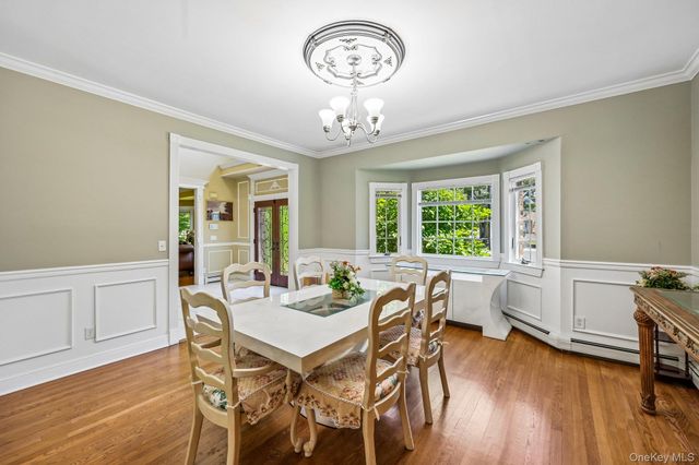 4 Penn Court, East Setauket, NY 11733