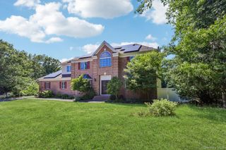 4 Penn Court, East Setauket, NY 11733