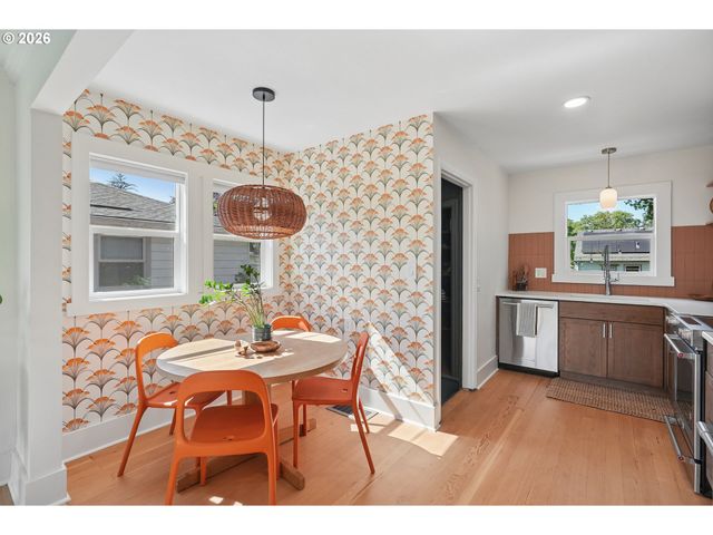 1917 Ne DEKUM St, Portland, OR 97211