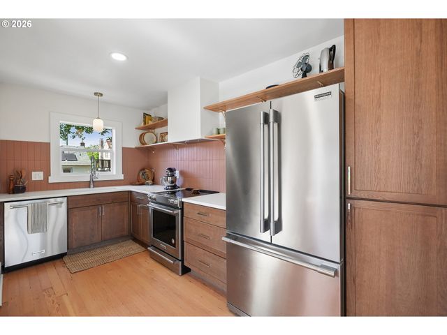 1917 Ne DEKUM St, Portland, OR 97211