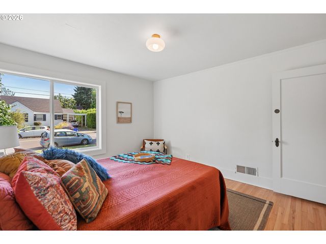 1917 Ne DEKUM St, Portland, OR 97211