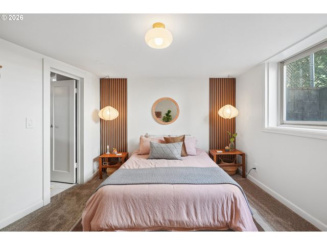 1917 Ne DEKUM St, Portland, OR 97211