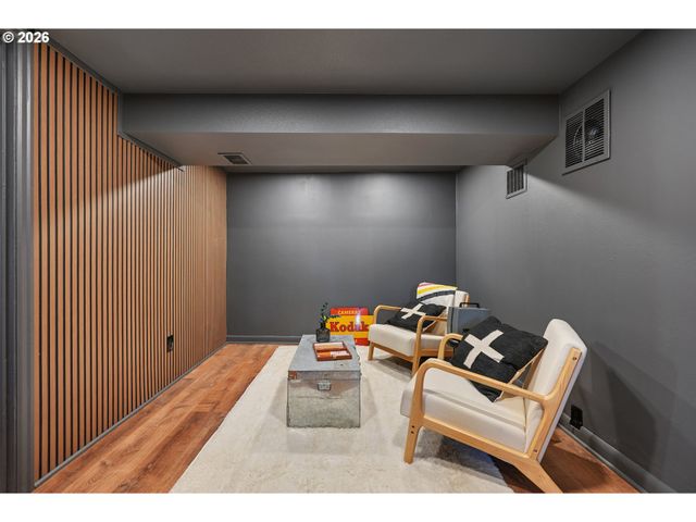 1917 Ne DEKUM St, Portland, OR 97211