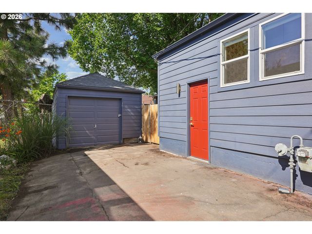 1917 Ne DEKUM St, Portland, OR 97211