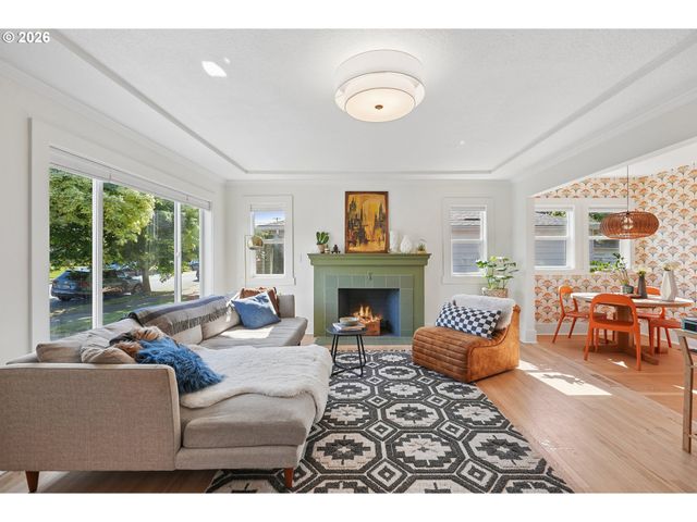 1917 Ne DEKUM St, Portland, OR 97211