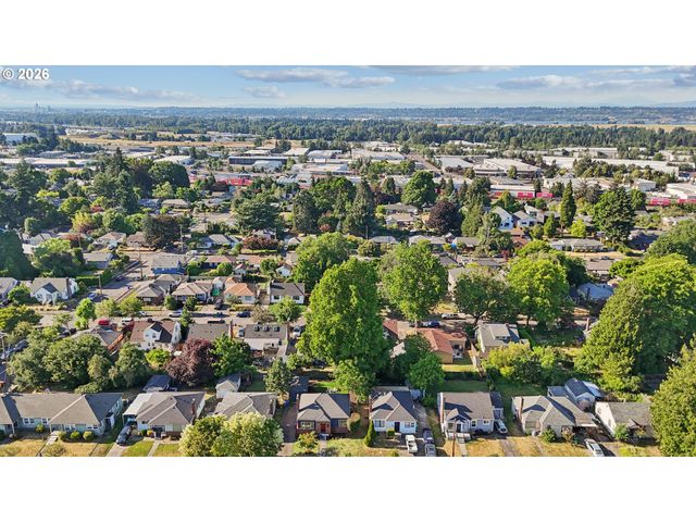 1917 Ne DEKUM St, Portland, OR 97211