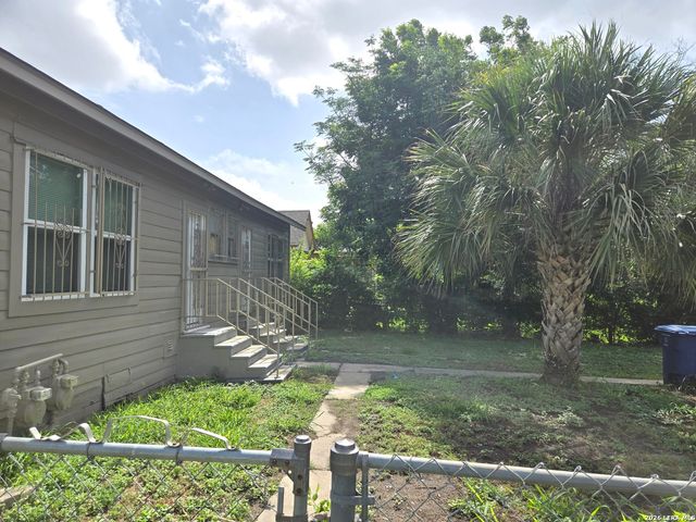 2236 N Interstate 35, San Antonio, TX 78208