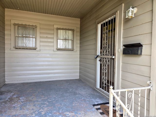 2236 N Interstate 35, San Antonio, TX 78208