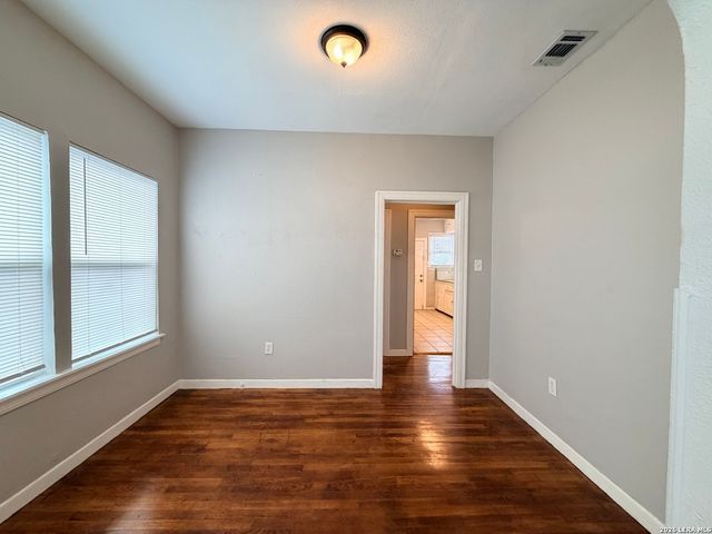 2236 N Interstate 35, San Antonio, TX 78208
