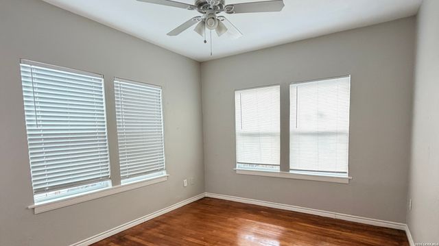 2236 N Interstate 35, San Antonio, TX 78208