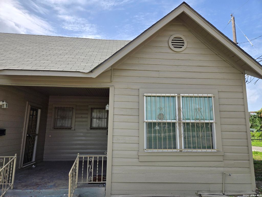 2236 N Interstate 35, San Antonio, TX 78208