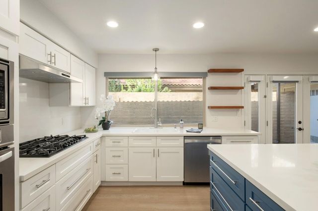 5554 N El Adobe Drive N, Fresno, CA 93711