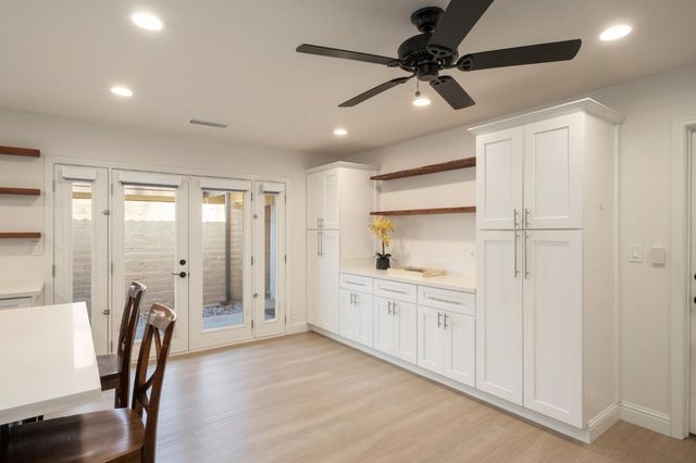 5554 N El Adobe Drive N, Fresno, CA 93711