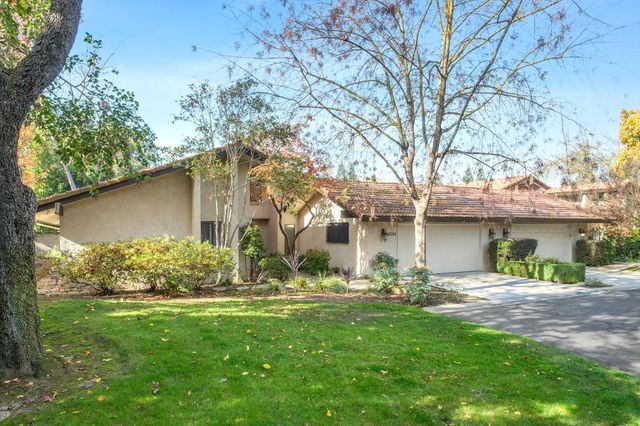 5554 N El Adobe Drive N, Fresno, CA 93711