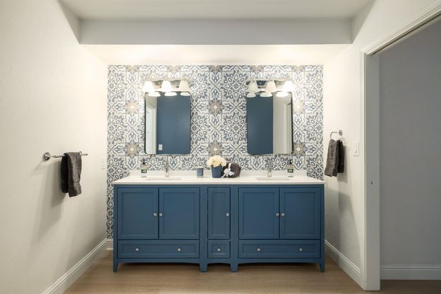 5554 N El Adobe Drive N, Fresno, CA 93711