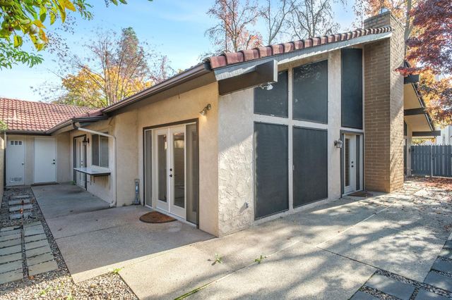5554 N El Adobe Drive N, Fresno, CA 93711