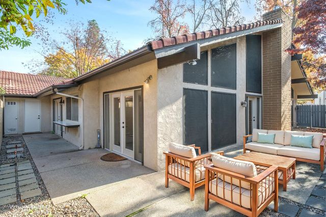 5554 N El Adobe Drive N, Fresno, CA 93711